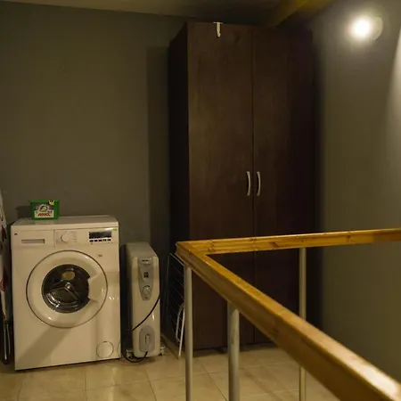Lägenhet One Bedroom Maisonette A Minute Away From The Beach, City Center And Sea Garden *