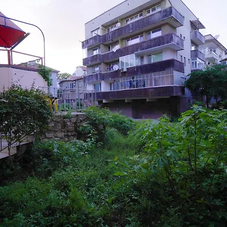 One Bedroom Maisonette A Minute Away From The Beach, City Center And Sea Garden Lägenhet Varna