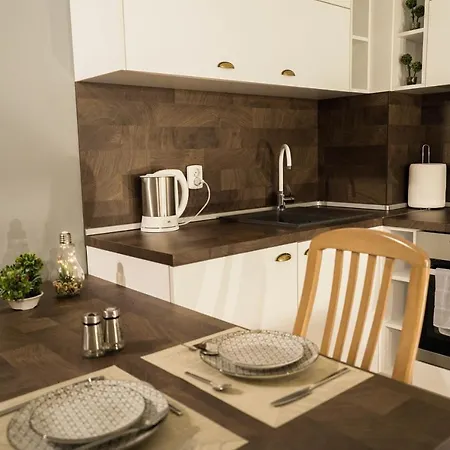 Lägenhet One Bedroom Maisonette A Minute Away From The Beach, City Center And Sea Garden *