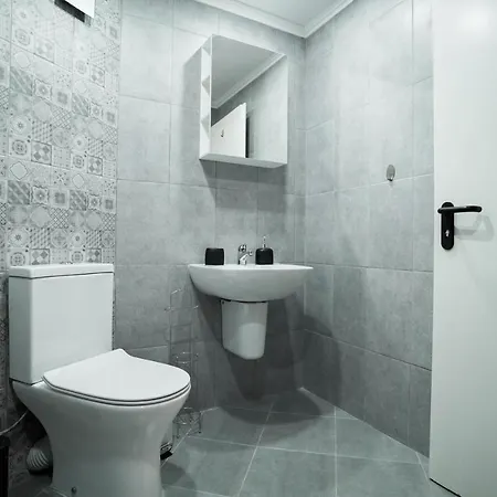 Lägenhet One Bedroom Maisonette A Minute Away From The Beach, City Center And Sea Garden
