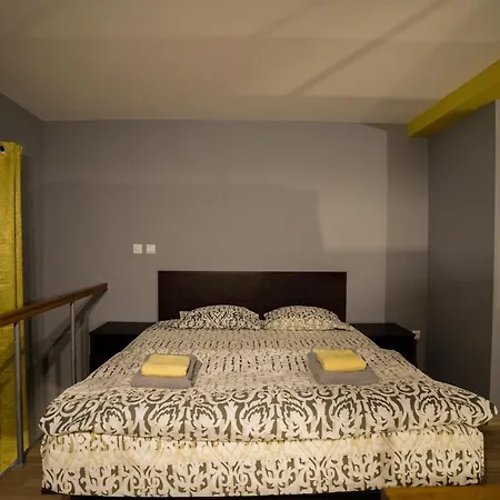Lägenhet One Bedroom Maisonette A Minute Away From The Beach, City Center And Sea Garden *