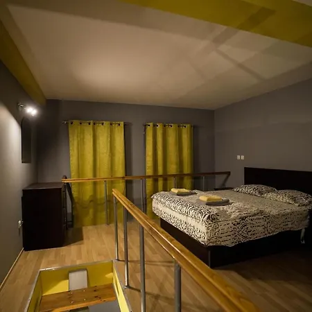 One Bedroom Maisonette A Minute Away From The Beach, City Center And Sea Garden Varna